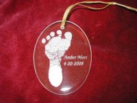 GEFTM166 Oval Footprint Baby Ornament